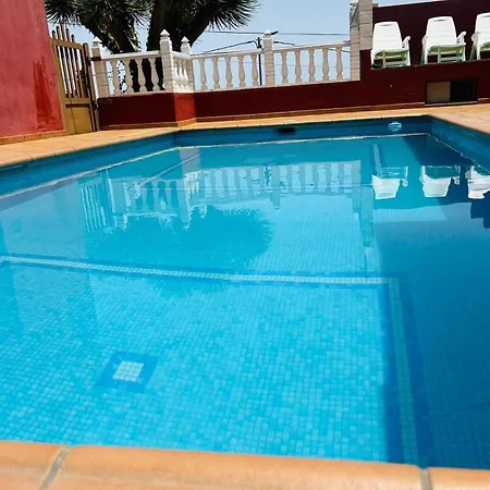 Mountain Sea Views & Pool Appartement