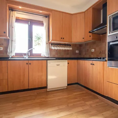 Mountain Sea Views & Pool Appartement