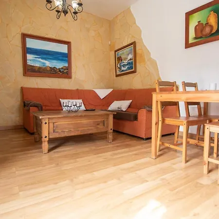 Appartamento Mountain Sea Views & Pool